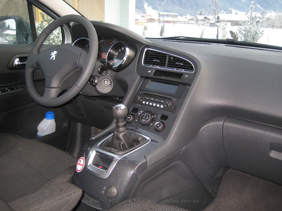  Peugeot 5008