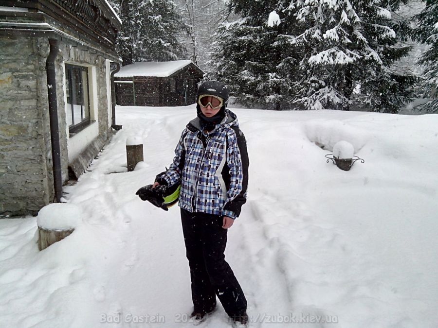 ����� ����