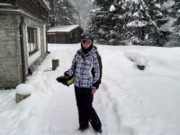 ����� ����