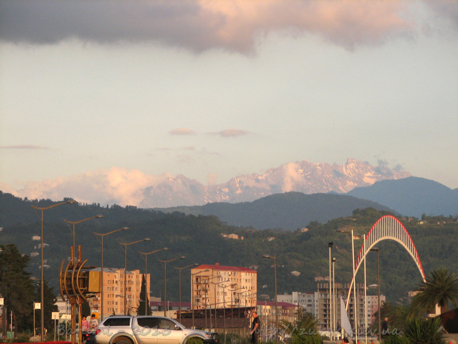   (3-..4-).   Black Sea Gate